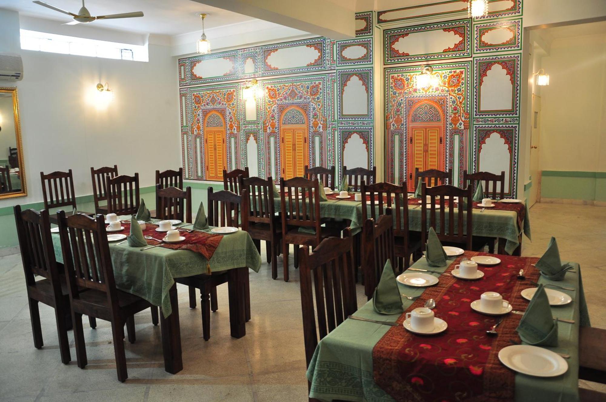 Rani Mahal Hotel Divisione di Divisione di Jaipur Esterno foto